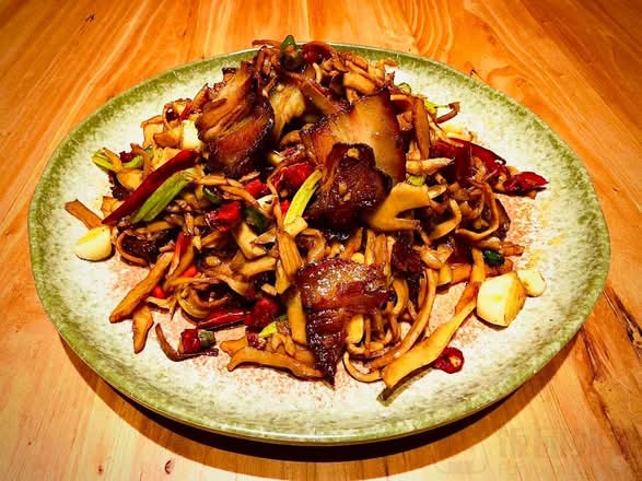 Stir-Fried Cured Pork with Smoked Bamboo Shoots (腊肉炒烟笋)